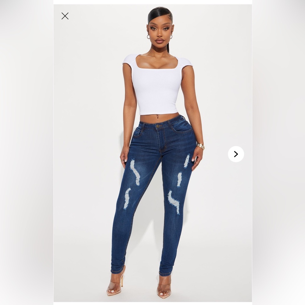 Fashion Nova | Distressed skinny jeans Jeans size 5